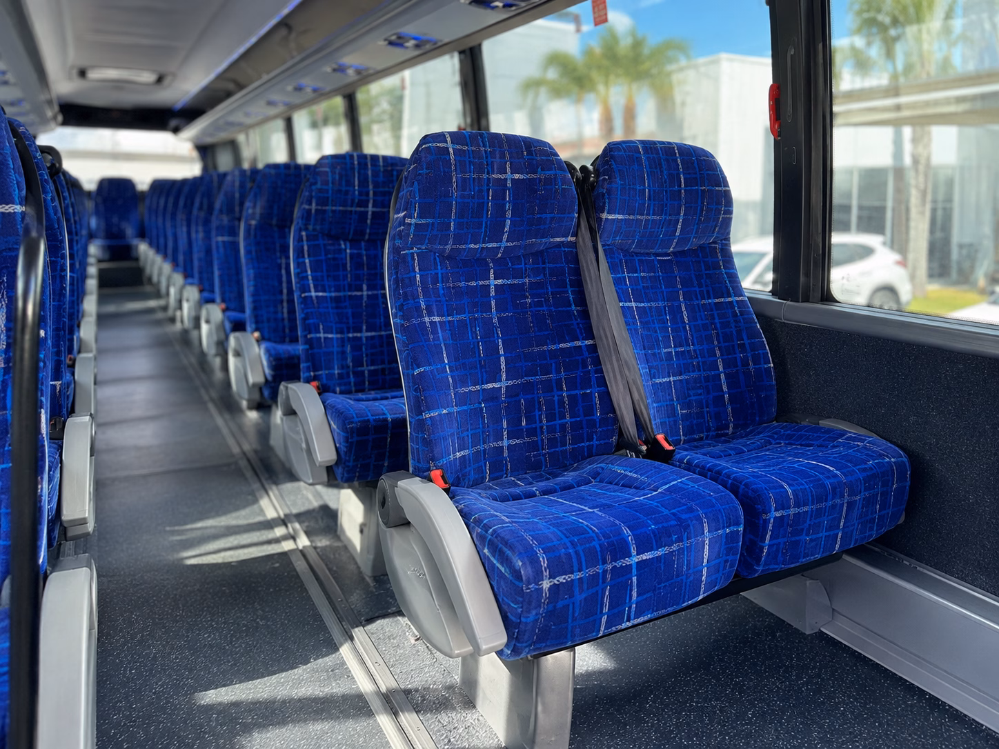 how the type of bus you choose changes the price in st louis missouri
