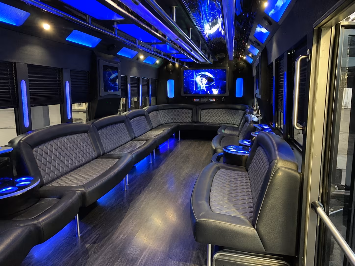 st louis 28 passenger party bus interior